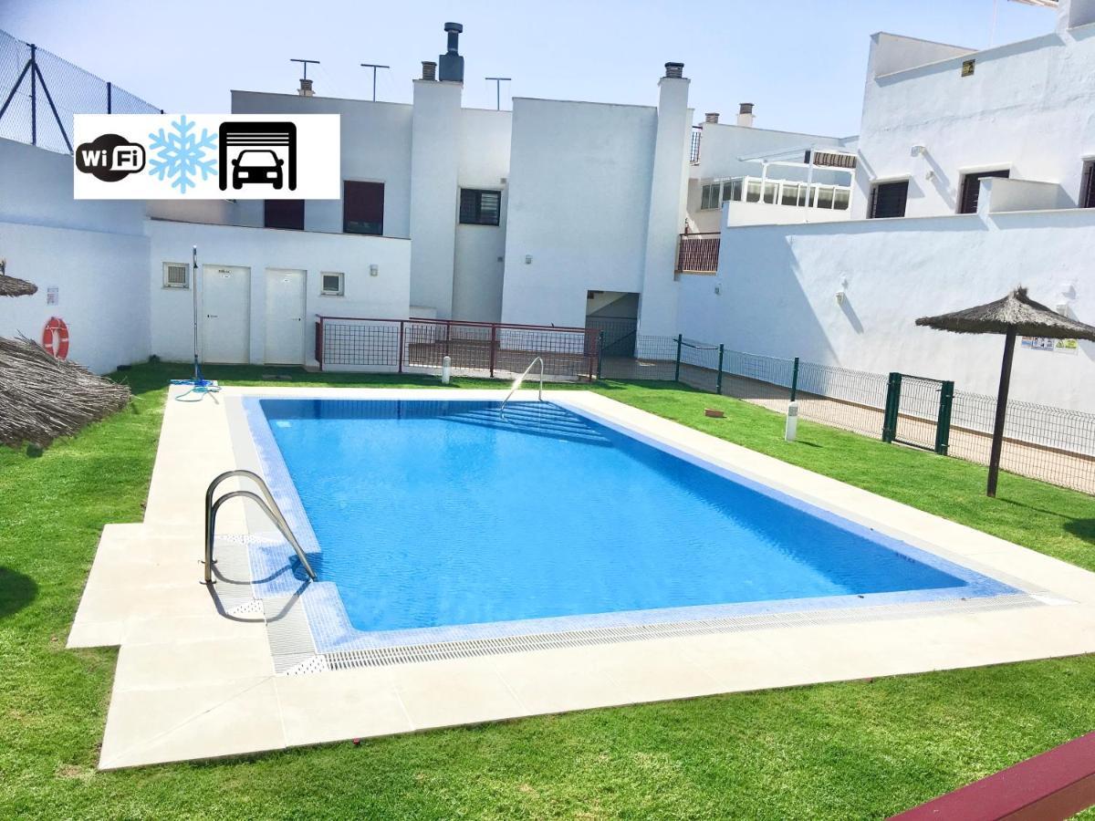 Atico Premium Conil Con 2 Terrazas, Parking, Piscina, Aire Ac Y Wifi -Solo Familias Y Parejas- Appartement Conil De La Frontera Buitenkant foto